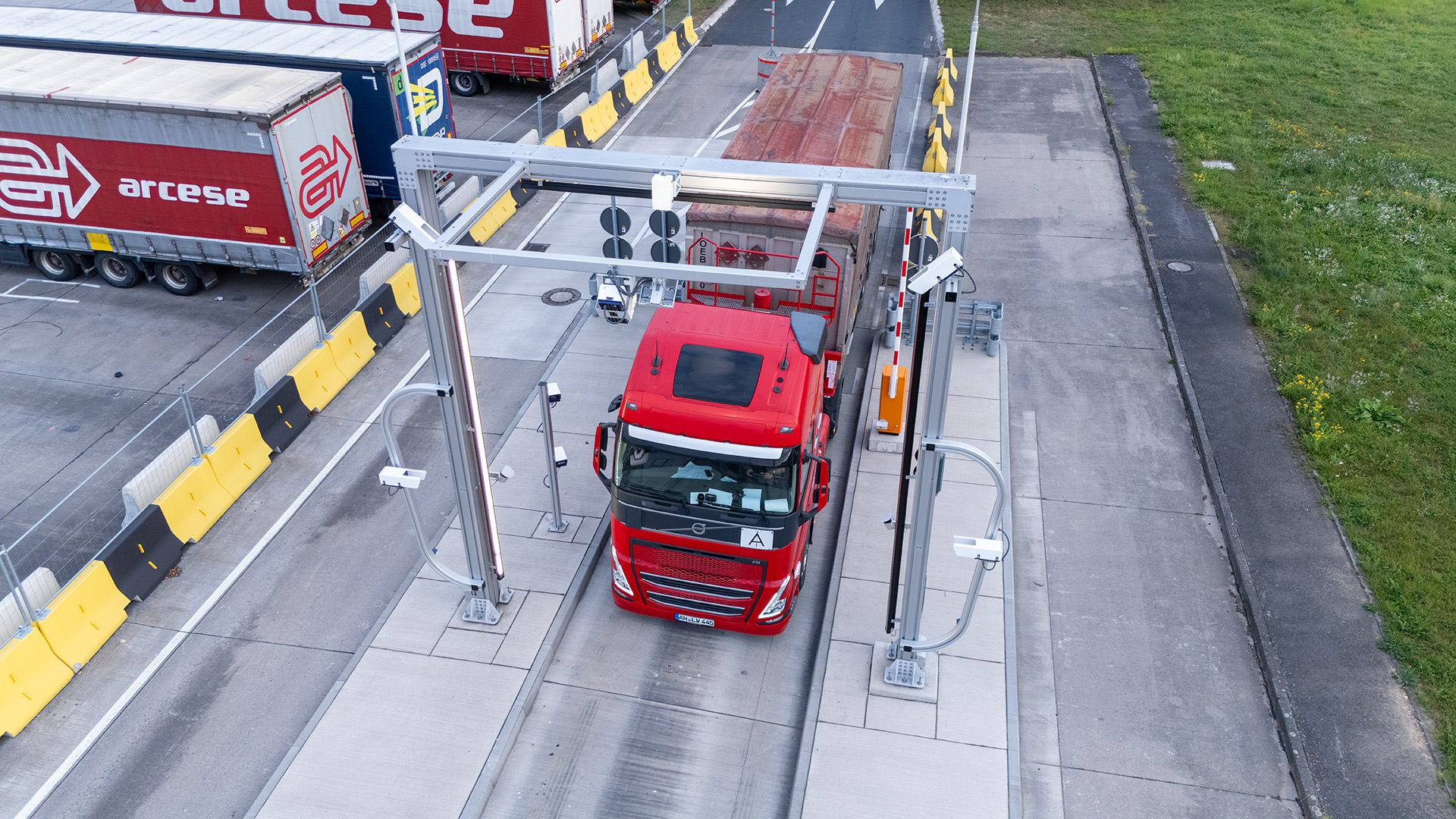 Container truck at DUSS Cologne