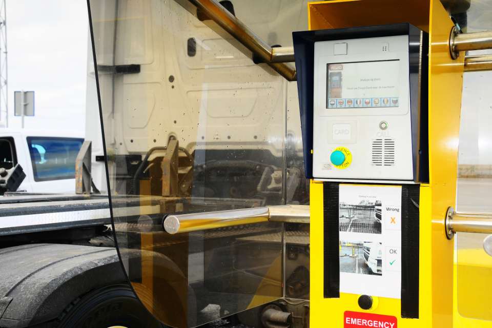 Land side transfer kiosk at RWG