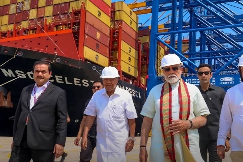 Prime Minister Modi visiting Vizhinjam International Seaport-large-upscaled-featured