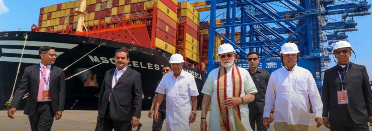 Prime Minister Modi visiting Vizhinjam International Seaport-small