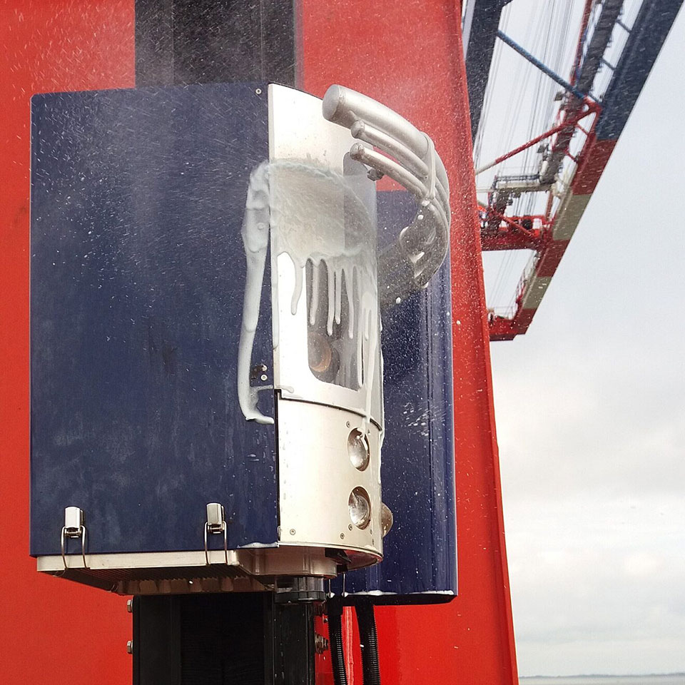 BoxCatcher washing station in action